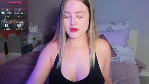 Snapshot of sarah_soul chatting on October 24, 12:44 am Sarah online show from October 24, 12:44 am