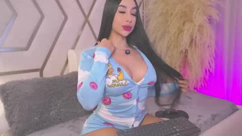 Sarah online show from February 20, 11:01 am