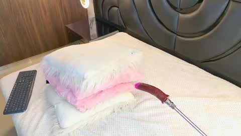 Sarah online show from February 27, 2:21 pm