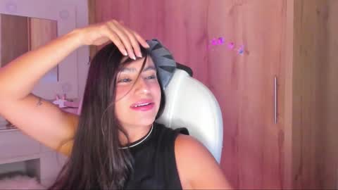 sarahhensoon online show from March 4, 12:07 am