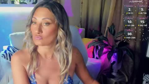 Divine Sarah NONUDE model online show from May 24, 5:19 pm