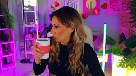 Divine Sarah NONUDE model online show from April 2, 1:29 pm