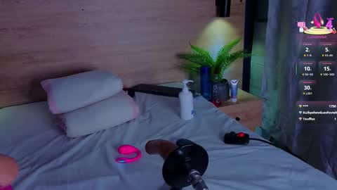 Sarah online show from September 24, 1:40 pm