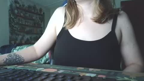 Sarah online show from May 22, 8:26 pm