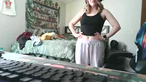 Sarah online show from May 4, 8:26 pm