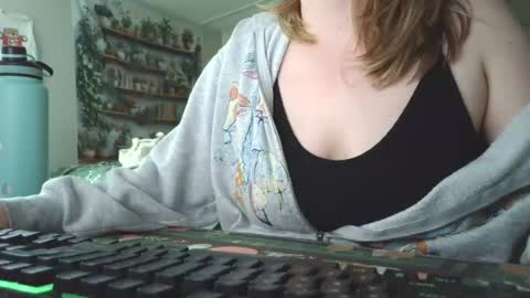 Sarah online show from June 16, 8:24 pm