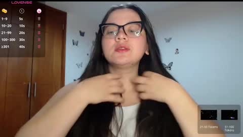 Snapshot of sarahros1 chatting on October 24, 4:13 am Sarah online show from October 24, 4:13 am