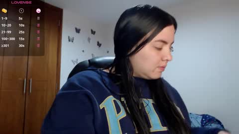 Snapshot of sarahros1 chatting on October 3, 4:10 am Sarah online show from October 3, 4:10 am