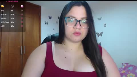 Snapshot of sarahros1 chatting on October 19, 10:47 pm Sarah online show from October 19, 10:47 pm