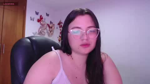 Snapshot of sarahros1 chatting on February 10, 11:34 pm Sarah online show from February 10, 11:34 pm