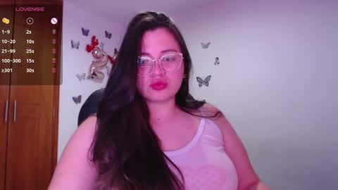 Snapshot of sarahros1 chatting on February 26, 1:57 am Sarah online show from February 26, 1:57 am