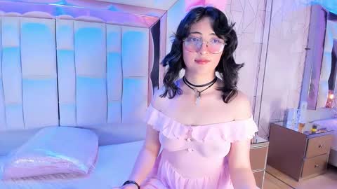 Snapshot of saramartini2 chatting on October 4, 7:06 am sara  online show from October 4, 7:06 am