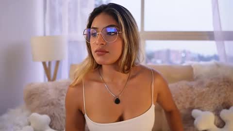 Sara online show from March 7, 10:54 pm