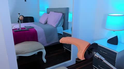 sararendon online show from April 2, 3:19 pm