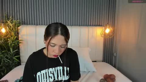 Sara   online show from November 19, 10:52 pm