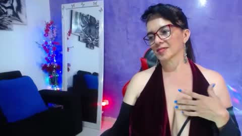 Snapshot of sarasmith2 chatting on September 24, 1:23 am sara online show from September 24, 1:23 am