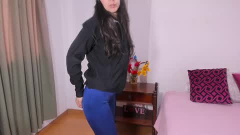 Snapshot of sarasweet_4 chatting on September 30, 4:06 pm Sara   online show from September 30, 4:06 pm