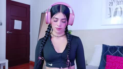 Sara online show from October 9, 8:58 pm