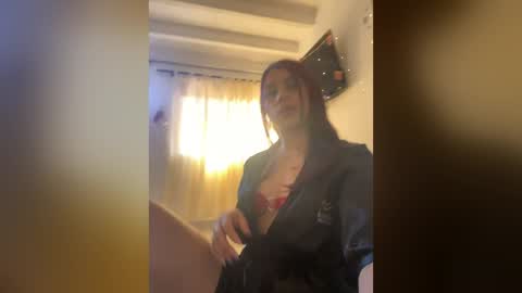 Sara  online show from June 11, 9:35 pm