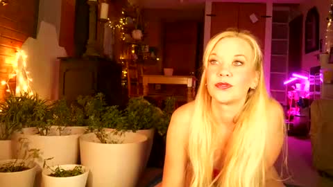 sasha_love__ online show from July 18, 2:35 am