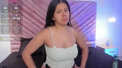 Snapshot of sasha_roldann chatting on September 20, 7:39 pm Sasha online show from September 20, 7:39 pm