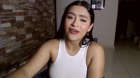 Snapshot of sasha_rose23 chatting on December 19, 8:02 pm Camila online show from December 19, 8:02 pm