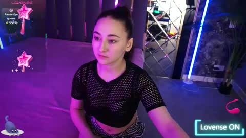 sashaduvalle online show from November 5, 7:10 am