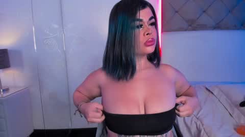 selene  online show from February 5, 8:57 pm