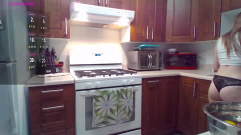 Sashamoon online show from April 13, 1:54 am