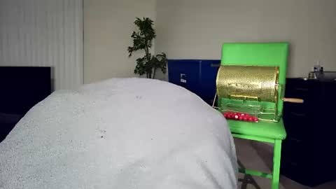 MISTRESS STROKES online show from October 14, 2:47 am