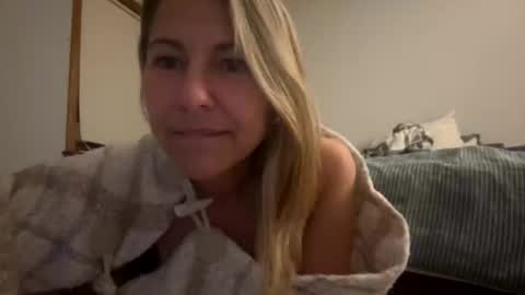 Sassyella online show from October 19, 4:17 am