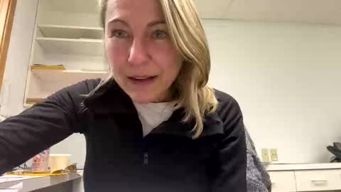 Sassyella online show from December 16, 11:00 pm