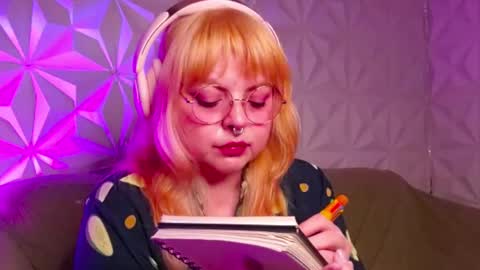 Gina George online show from September 21, 10:25 pm