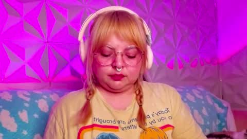 Gina George online show from October 7, 11:56 pm