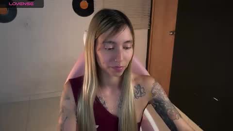 I AM JENN  online show from June 5, 3:24 am