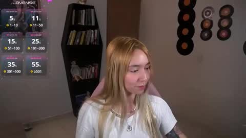 Snapshot of saucy_jenn1 chatting on September 18, 2:59 am I AM JENN  online show from September 18, 2:59 am