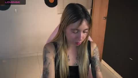 I AM JENN  online show from June 13, 4:12 am