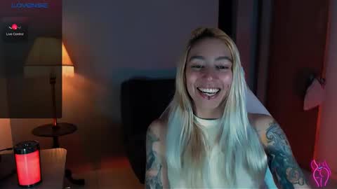 Snapshot of saucy_jenn1 chatting on December 8, 10:47 pm I AM JENN  online show from December 8, 10:47 pm