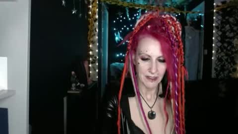 SaucySky online show from October 18, 10:25 pm