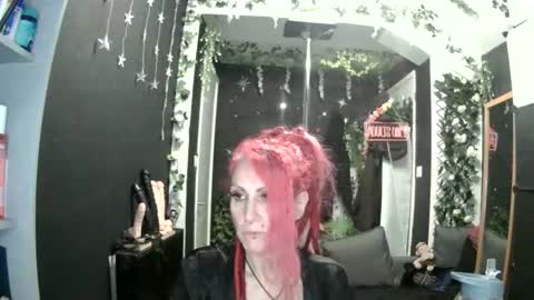SaucySky online show from May 28, 10:52 pm