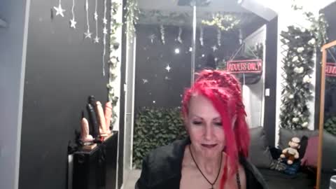 SaucySky online show from April 7, 9:17 pm