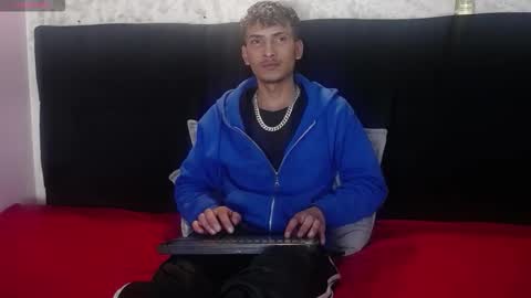 SavageLover  online show from December 2, 4:32 am