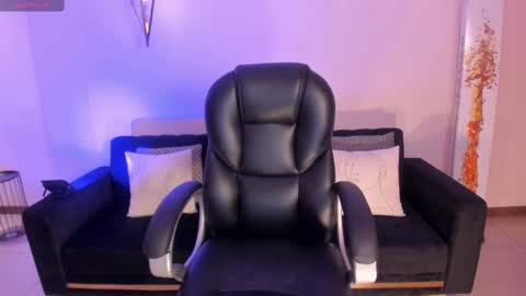 Snapshot of savannahstorm_ chatting on March 3, 12:17 pm S a v a n n a h  online show from March 3, 12:17 pm