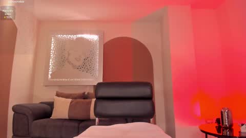 Snapshot of savannahstorm_ chatting on February 15, 10:21 pm S a v a n n a h  online show from February 15, 10:21 pm