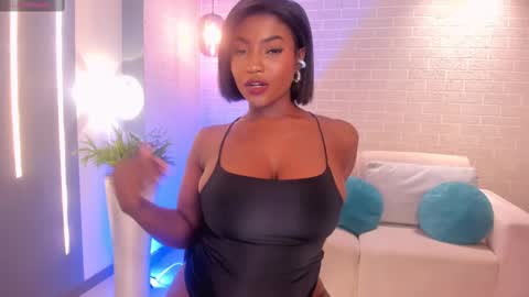 Snapshot of savannahstorm_ chatting on February 16, 4:21 pm S a v a n n a h  online show from February 16, 4:21 pm