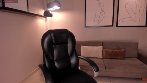 S a v a n n a h  online show from November 8, 1:14 pm