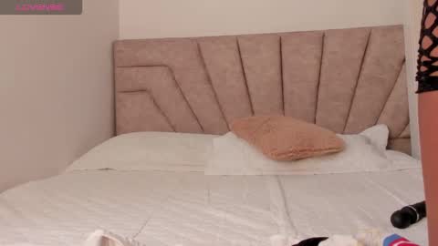 Savannahwildee online show from November 18, 1:14 pm