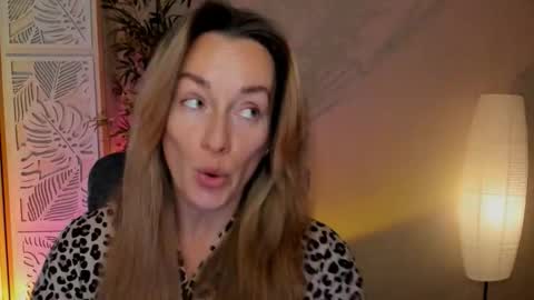 save the qween online show from February 7, 7:00 am