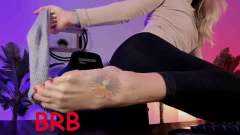 save the qween online show from February 13, 11:17 am