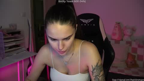 Naomi online show from December 14, 8:04 pm